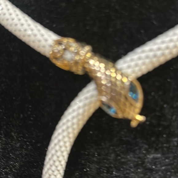 DL Auld White Mesh Snake Belt Necklace Crystal Blue Eyes Gold Tone VTG Signed. - Picture 3 of 11